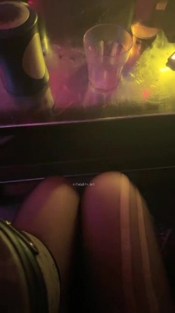 【柔柔早点睡】大学生，酒吧，300金币房，一夜情约到酒店，啪啪喷水共浴，香艳劲爆 截图1