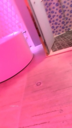 【柔柔早点睡】大学生，酒吧，300金币房，一夜情约到酒店，啪啪喷水共浴，香艳劲爆 截图12