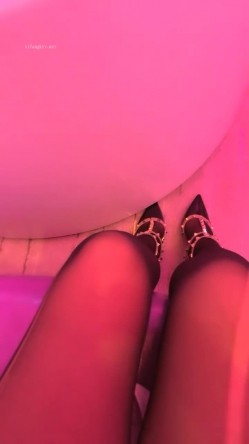 【柔柔早点睡】大学生，酒吧，300金币房，一夜情约到酒店，啪啪喷水共浴，香艳劲爆 截图14