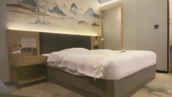 ️探花许墨连续约炮两个妹子扮演制服女秘书，第二个妹子像欠她钱似的没一点笑容 截图8