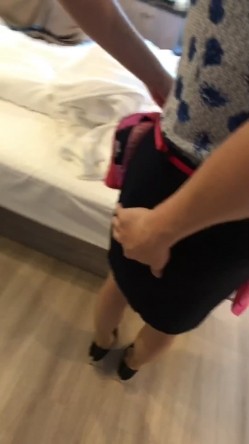 归来吧~清纯骨感小魔女【空姐】，如此有气质典雅的少妇 应该怎么干才舒服？ 截图3