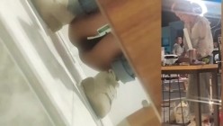 牛X大神假扮豪宅业主 搭讪小区售楼部的小姐姐女厕偷拍尿尿连续几次偷拍夜市摆摊老板娘 截图10