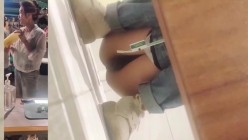 牛X大神假扮豪宅业主 搭讪小区售楼部的小姐姐女厕偷拍尿尿连续几次偷拍夜市摆摊老板娘 截图11