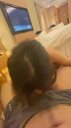 人生赢家，约炮大神【蒂奇！Long】玩肏调教，多位极品网红舞蹈生有露脸，全都乖乖的像条小母狗 截图3