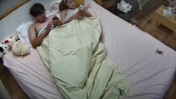 酒店偷拍精品 性欲很强的高颜值美女感情生活混乱，大哥操完男友操 截图3