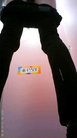 极品CP高端服饰商场女厕定点特写高清偸拍各种女神级别小姐姐方便拍脸又能拍逼角度刁钻赏心悦目 截图3