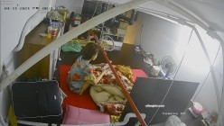 【极品稀缺 ️破解摄像头】极品服务员宿舍日常 ️小姐姐年轻美乳好坚挺 穿搭职业装制服很有气质 距离超近 高清1080P版 截图2