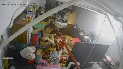 【极品稀缺 ️破解摄像头】极品服务员宿舍日常 ️小姐姐年轻美乳好坚挺 穿搭职业装制服很有气质 距离超近 高清1080P版 截图4