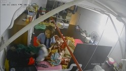 【极品稀缺 ️破解摄像头】极品服务员宿舍日常 ️小姐姐年轻美乳好坚挺 穿搭职业装制服很有气质 距离超近 高清1080P版 截图7