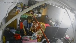 【极品稀缺 ️破解摄像头】极品服务员宿舍日常 ️小姐姐年轻美乳好坚挺 穿搭职业装制服很有气质 距离超近 高清1080P版 截图9