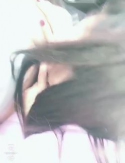 红极一时的清纯玉女【想想】粉红伊人户外和男友车震，滑滑的 想插进来吗，不想 万一有人呢，指尖撩拨舌头滑过，骚活儿一等6！ 截图15