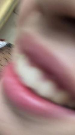 河南会玩的年轻夫妻，客厅穿着情趣黑丝足交，方言也不太听得懂，貌似挺开心欢乐的！ 截图15