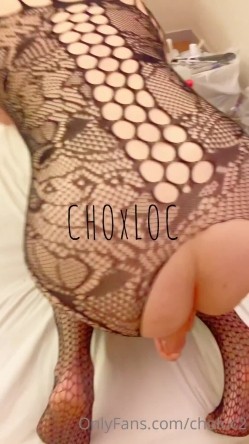 绿帽淫妻『Choloc』3P淫乱齐操身材不错的性瘾骚货淫妻 前怼后操 小穴操到发麻 截图6