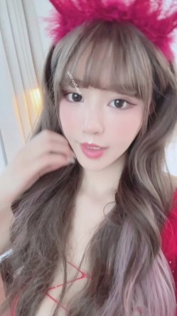 【爆乳女神 ️炸裂私拍】秀人网巨乳网红『朱可儿』土豪千元露乳露B超大尺度 三亚红色绑带黑丝魅惑 高清1080P版 截图2