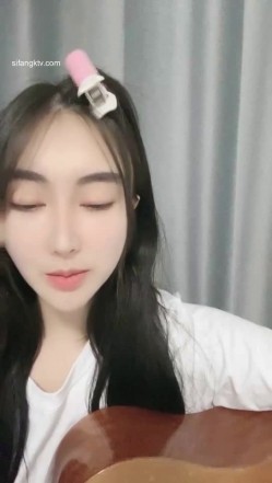 难得一见的广州学生妹子，才艺表演 会弹吉他清唱还很好听，如果她不暴漏出自己的下体 还是处女 截图6