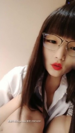 大二学妹露脸冰约炮陌生人，制服诱惑各种抽插爆草表情好骚呻吟可射 截图16
