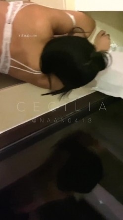 1200元高价购入奥迪车主包养少妇情人野外车震商场试衣间卫生间各种场所做爱非常骚喊老公用大鸡巴操她 截图10
