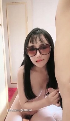 极品模特『小乳猪』酒店和摄影师啪啪 射了两炮姨妈血都干出来了 截图10