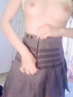 露脸才是王道！高颜长腿极品身材外围绿茶婊【琳琳子】福利~洗澡紫薇足交啪啪你的女神有钱人的母狗 截图5