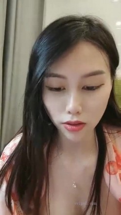极品高颜冷艳御姐，反差小妈感女主播「金刚护撸娃」「小奶猫」激情淫语撩骚，和姐妹下海大秀，互舔互口假鸡巴互插 截图5