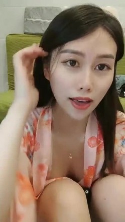 极品高颜冷艳御姐，反差小妈感女主播「金刚护撸娃」「小奶猫」激情淫语撩骚，和姐妹下海大秀，互舔互口假鸡巴互插 截图14