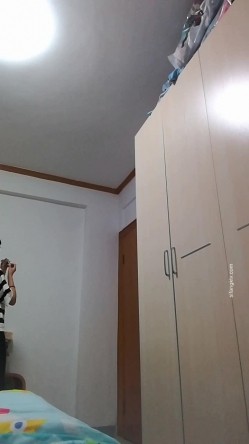 极品长腿反差型清纯露脸小姐姐重金私人定制 家中各种羞耻行为自拍~抠了一手粘液 截图6