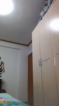 极品长腿反差型清纯露脸小姐姐重金私人定制 家中各种羞耻行为自拍~抠了一手粘液 截图7