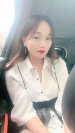 村花的快乐田园生活，【甜甜小少妇】，抖音没做起来，就到乡村小道旁，跳蛋塞穴，紧张刺激又爽到喷水 截图6