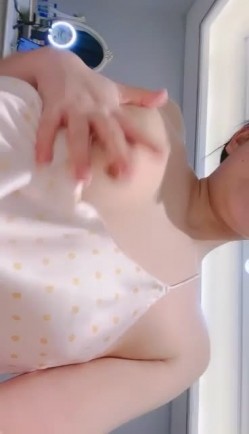 新人！校花女神~极品美臀~【小笨蛋】扣到流白浆~狂撸~！~~~！电动马达臀，小穴超级粉~！超清纯！ 截图9