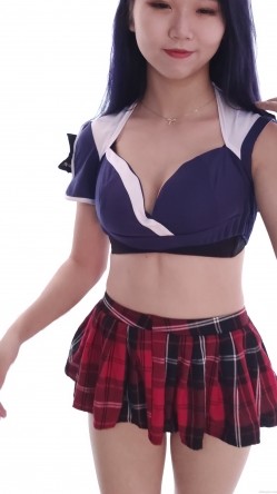 【超重磅】黄X极品校花，艺术生【罗漫】内部资料，超大尺度，甜美可爱 截图4