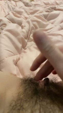 长发轻熟女露脸女上位，第一视角打飞机一人迎战多个上下齐工 截图16