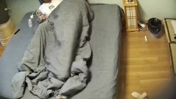 高校附近钟点炮房 摄像头偷拍大学生情侣青春女孩被男友射了一嘴后再吃外卖 截图3
