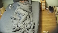 高校附近钟点炮房 摄像头偷拍大学生情侣青春女孩被男友射了一嘴后再吃外卖 截图4