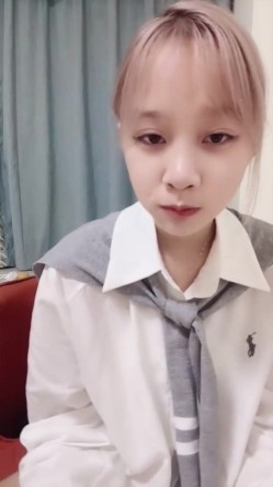 【小美】超靓小美女大长腿美乳美脚 蜜臀粉B 胯下之奴 激情上位鸡鸡一晚在燃烧 截图2