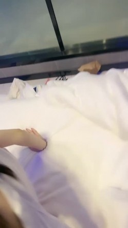 高颜值风骚学妹制服诱惑露脸被小哥蹂躏，揉奶抠逼玩弄口交大鸡巴，多体位蹂躏抽插，乖巧听话表情骚呻吟可射 截图14