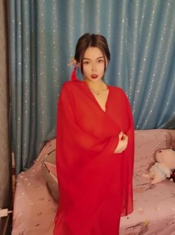 极品巨乳女神 颜值耐打 冲击炮自慰 裸舞诱惑 后入大屁股 逼型好好看，做爱床上特别骚 截图2