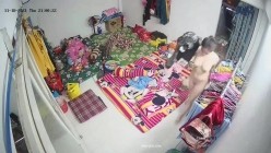 10月最新流出【破解摄像头】 ️监控下的女生宿舍日常洗澡换衣服 截图2