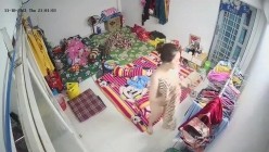 10月最新流出【破解摄像头】 ️监控下的女生宿舍日常洗澡换衣服 截图6
