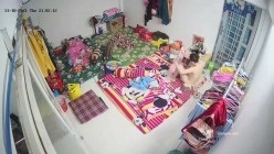 10月最新流出【破解摄像头】 ️监控下的女生宿舍日常洗澡换衣服 截图13
