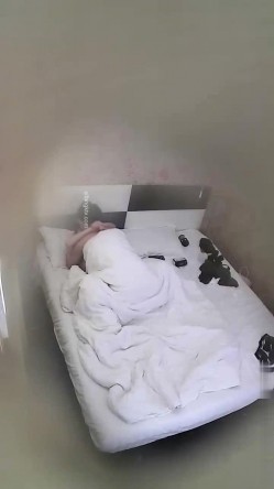《监控破解》学生情侣酒店开房啪啪啪各种姿势都会一看就是撩妹老手 截图5