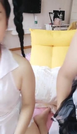 母女双人秀 互吃奶子舔逼 道具抽插高潮 菊花都爆了 截图4