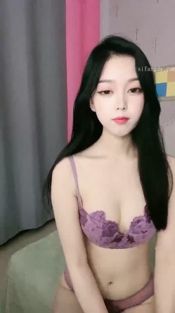 紫霞仙女 来大姨妈也要直播 穿着紫色情趣内衣 脱掉内裤给看屄屄特写 揉波波诱惑得狼友蠢蠢欲动 截图7