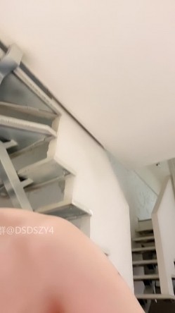 ️淫乱少妇【大哥玩不腻】少妇群P团队 淫乱群体新登场！ 截图11