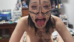 推特极品反差婊，深度崩坏阿黑颜骚母狗「崔小蕾」「孙雨蕾」脸上写字，人型母畜，实在重口 截图3