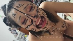 推特极品反差婊，深度崩坏阿黑颜骚母狗「崔小蕾」「孙雨蕾」脸上写字，人型母畜，实在重口 截图13
