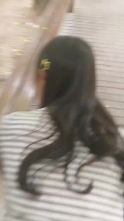 大学城小母狗，校园亭子里趁大家都午觉了，后入大战，难忘的野炮。男：刺激吗，啊？啊？四处无人，学妹放声叫春！ 截图9