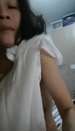 风韵犹存 ️-38岁人妻- ️ 阿姨很色，骚骚的下体掰开等你来舔 截图16