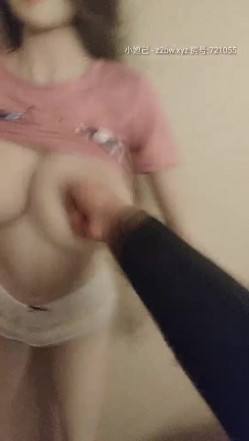【全国首家性爱娃娃体验馆】本想体验爆乳充气娃娃 见体验馆黑丝老板娘够骚 加价把老板娘给操出白浆 截图5