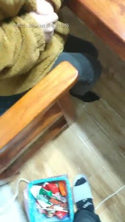 【全国首家性爱娃娃体验馆】本想体验爆乳充气娃娃 见体验馆黑丝老板娘够骚 加价把老板娘给操出白浆 截图11