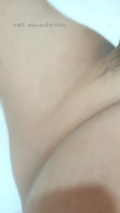 【全国首家性爱娃娃体验馆】本想体验爆乳充气娃娃 见体验馆黑丝老板娘够骚 加价把老板娘给操出白浆 截图14